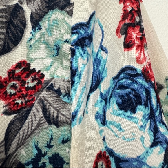 Love Culture Floral and Lace Romper NWT size Medium - Picture 10 of 11